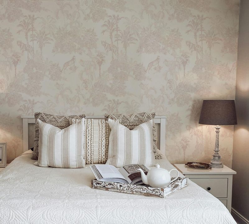 Subtle Cream Wallpaper with Light, Airy Tones
