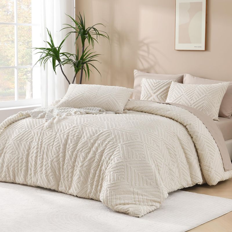 Cream and Beige Bedding with Soft, Textured Throws