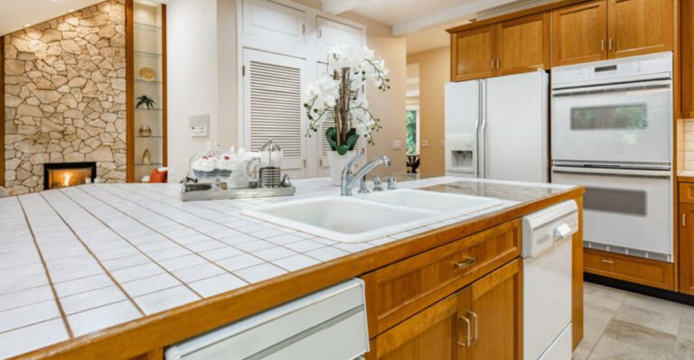 10 Old-School Home Features That Should Never Make A Comeback (And 5 That Never Should Have Been A Thing), According To Pros