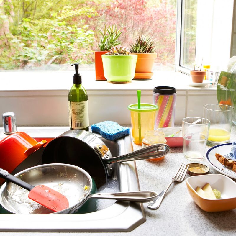Leave dirty dishes overnight