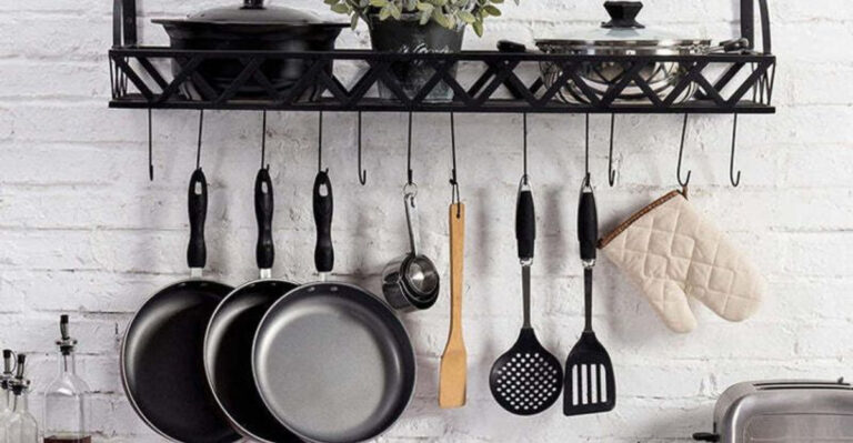 10 Things Tidy People Always Have In Their Kitchens (And 10 Things They Avoid)
