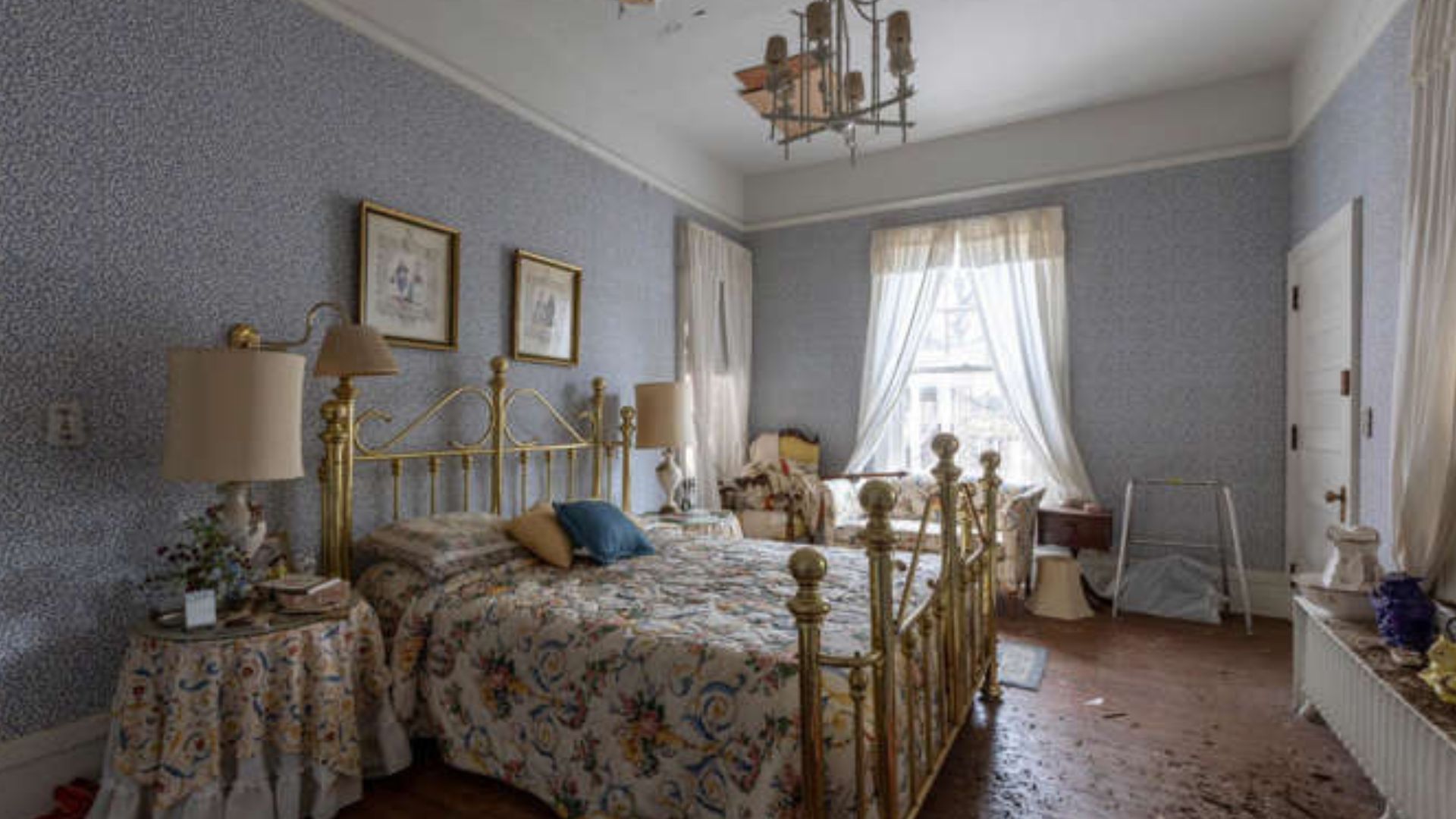 master bedroom in the mansion