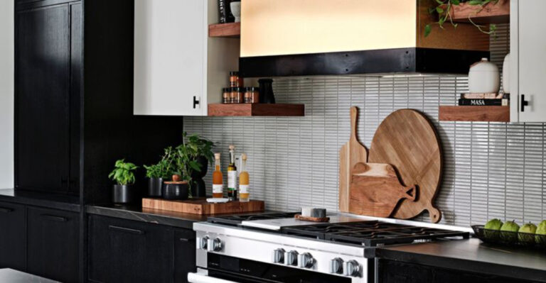 15 Bad Upper Kitchen Cabinet Designs To Leave Out In 2025 (Plus 5 Even Worse)