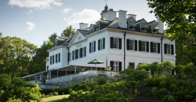 15 East Coast Mansions That Channel Old Money Vibes
