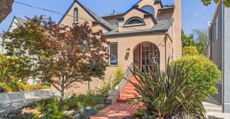 15 Photos Of A Vintage 1924 Tudor Home in Berkeley That’s Full Of Charm