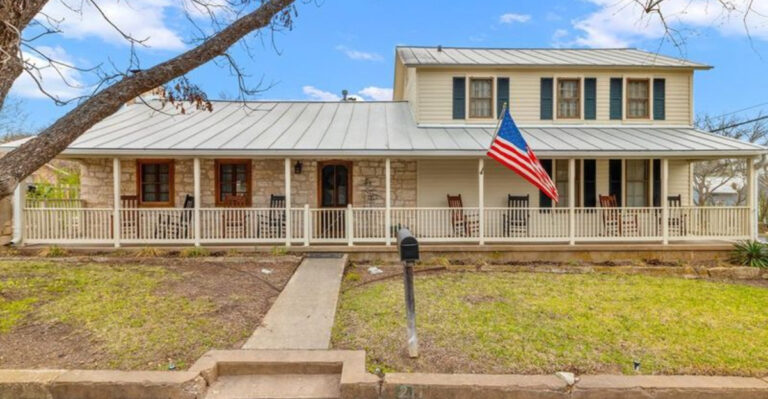 15 Photos Of An 1882 Texas Home Featuring Historic Stonework and a Charming Porch