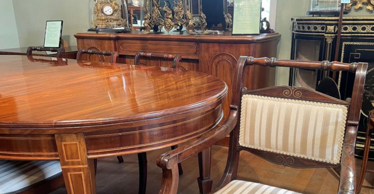 15 Ways to Tell the Difference Between Vintage and Antique Items