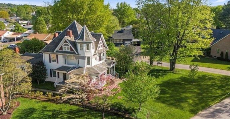 16 Photos To Explore The 4 Fairytale-Like Victorian Homes Hidden in West Virginia