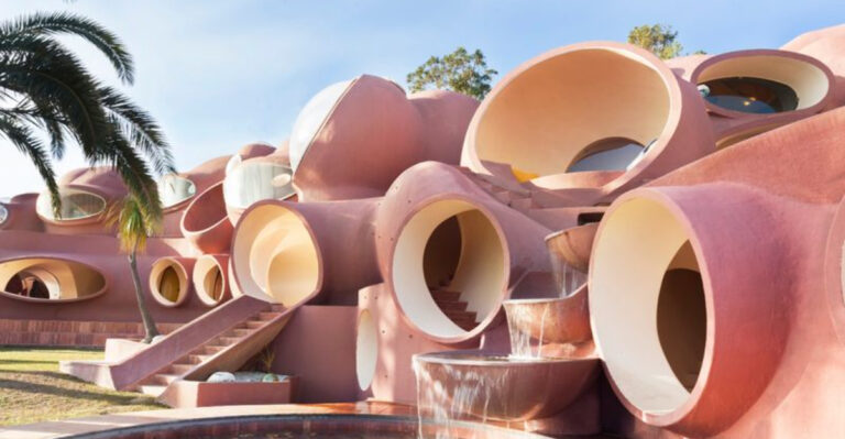 16 Unconventional Bubble Homes That Steal The Show