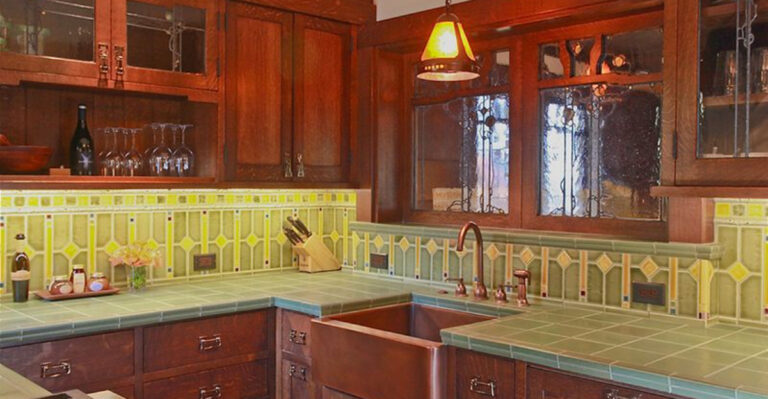 17 Fixtures That Instantly Date Your Kitchen
