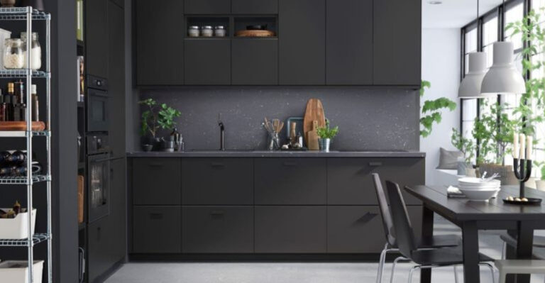 17 Reasons Why Black Kitchens Are Suddenly the Hottest Trend of 2025