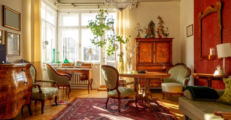 17 Reasons to Choose Vintage Charm Over Modern Minimalist Decor