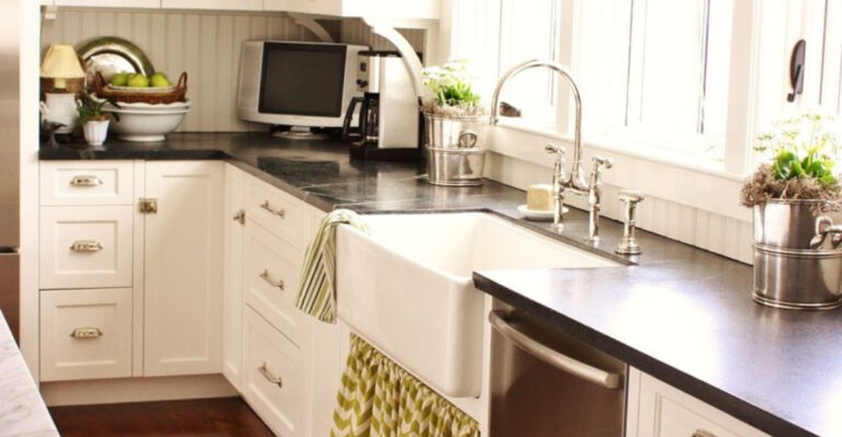 18 Ways To Perfectly Nail The Cozy Cottage Kitchen Aesthetic In Any Home