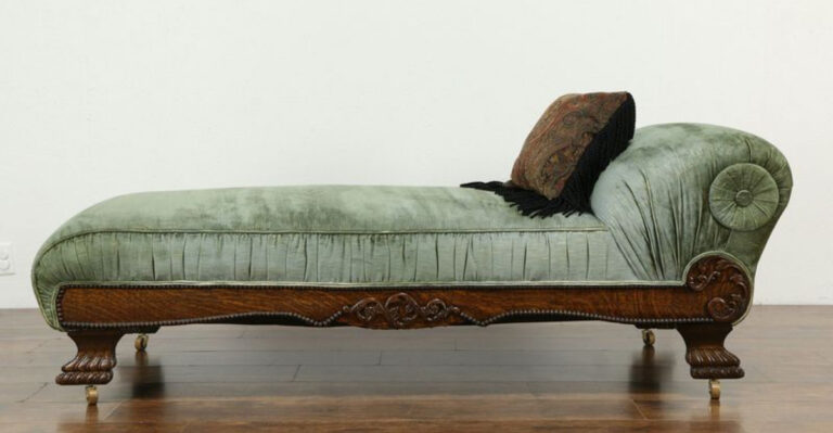 19 Bedroom Items From The Past That Are Surprisingly Valuable To Collectors