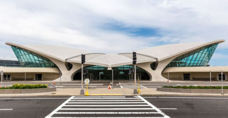 20 Jaw-Dropping Modernist Buildings You Won’t Believe Exist