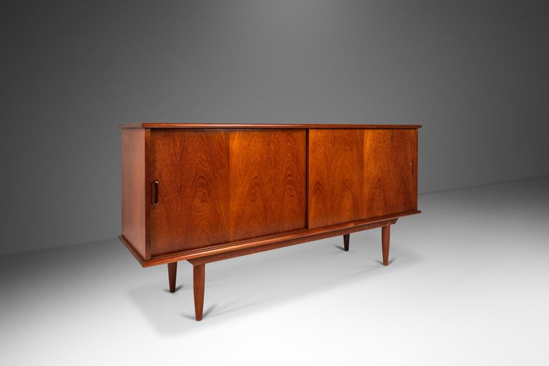 Focus on Clean-Lined Wooden Pieces