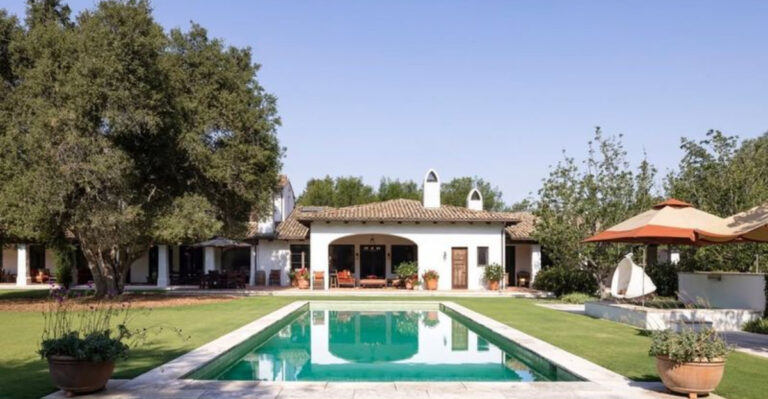 22 Hidden Mansions in South Carolina Basking in Lowcountry Luxury