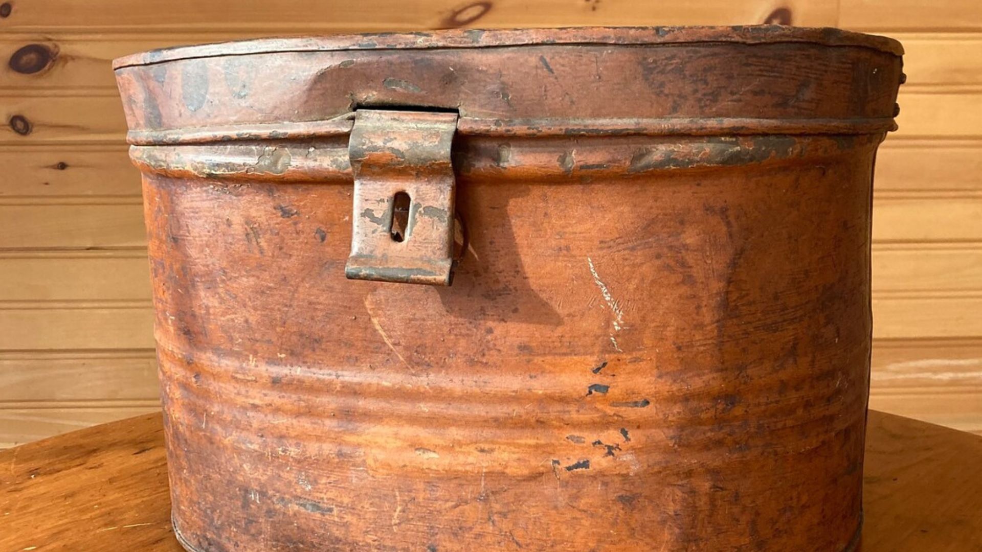 toleware box