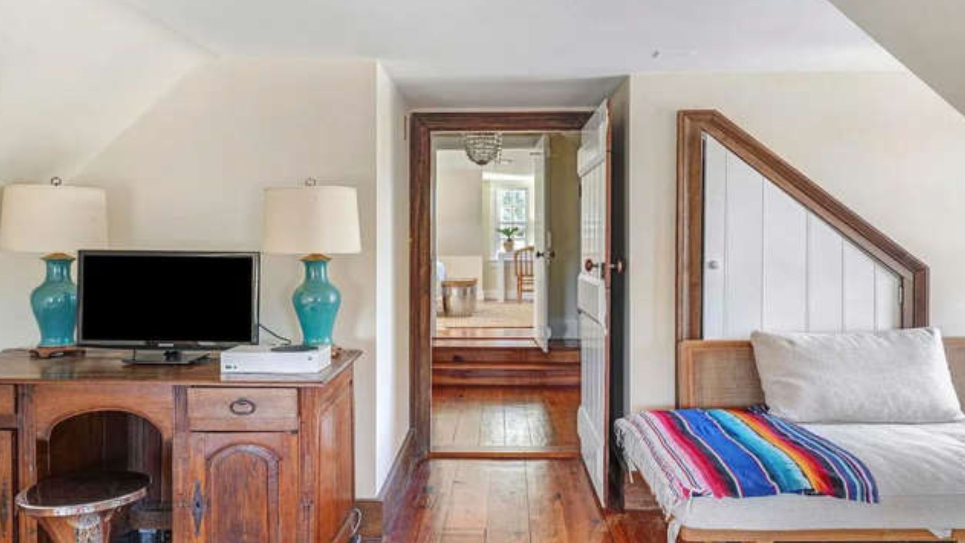 wide planks wood floor