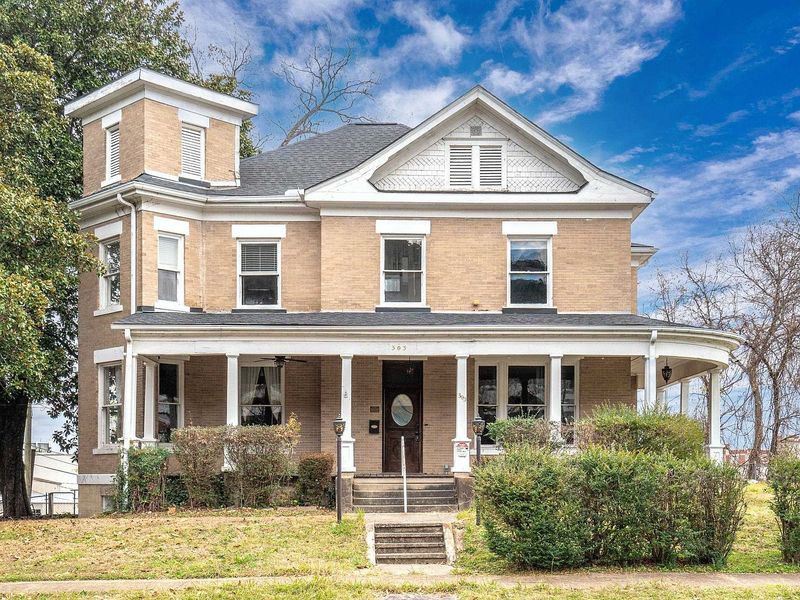 1908 Victorian Home In Hot Springs, Arkansas