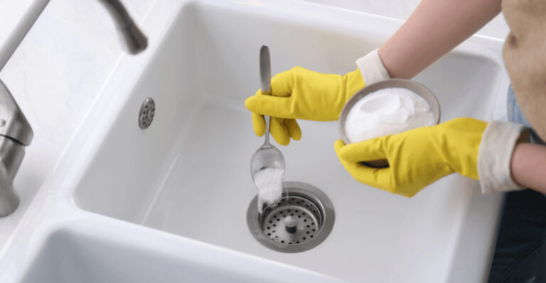 8 Things People With Nice-Smelling Homes Always Do—And 8 Tricks For An Even Better Home Scent