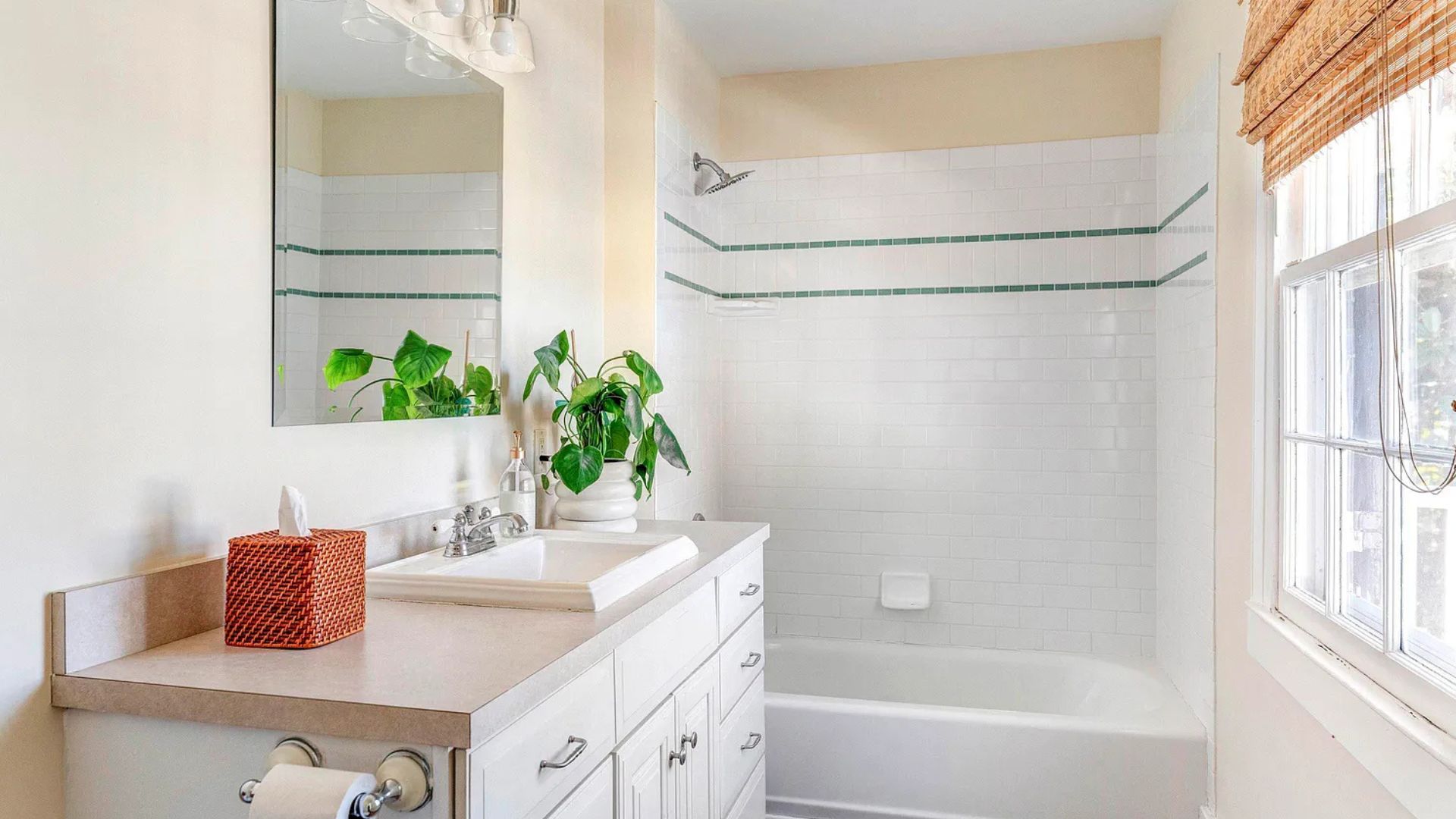 classic master bathroom