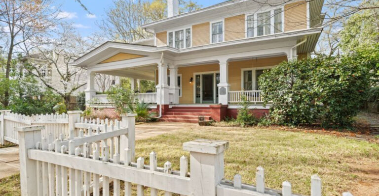 A 1915 Historic Home In Madison With Prairie Style