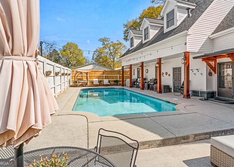 Backyard Bliss With a Sparkling Pool
