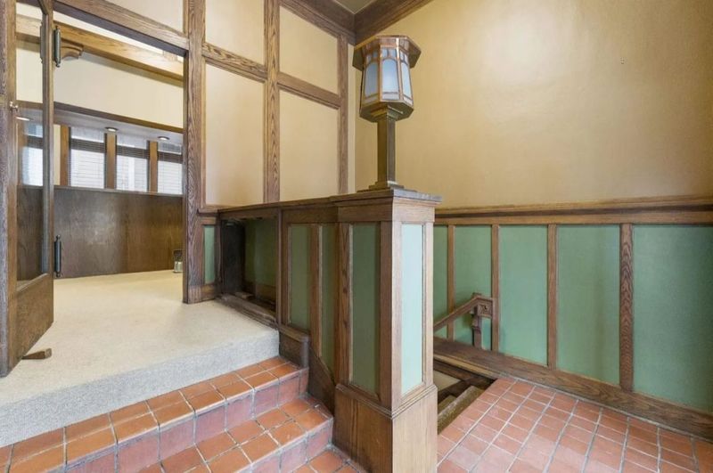 The Entryway That Says 'Come Right In'