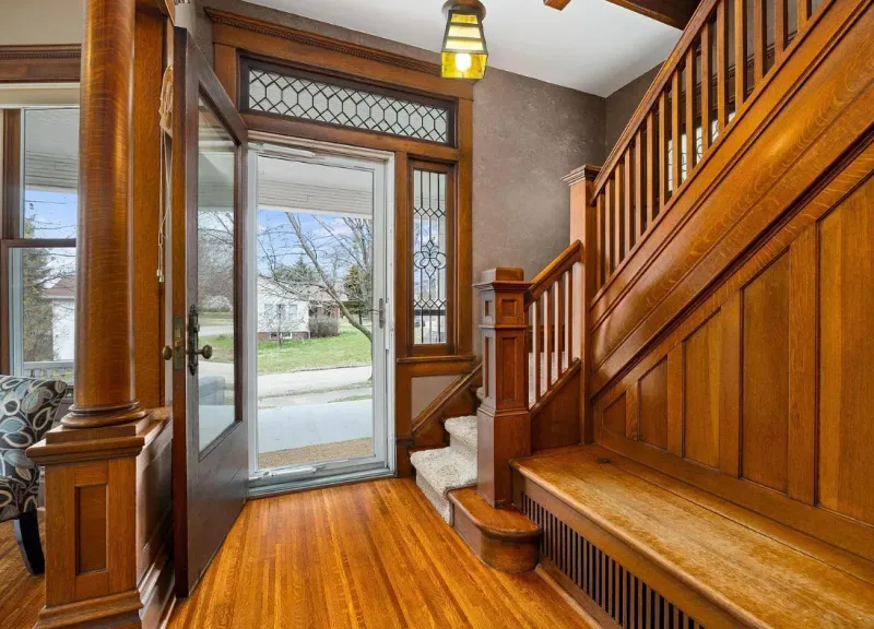An Entry That Makes an Impression