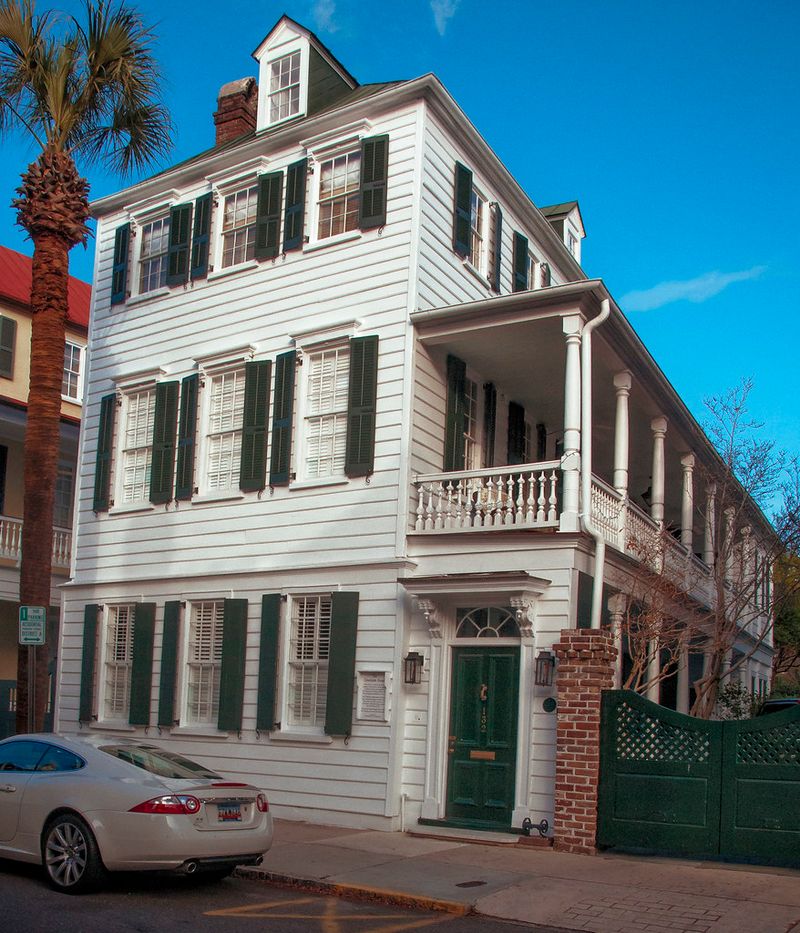 Douxsaint House