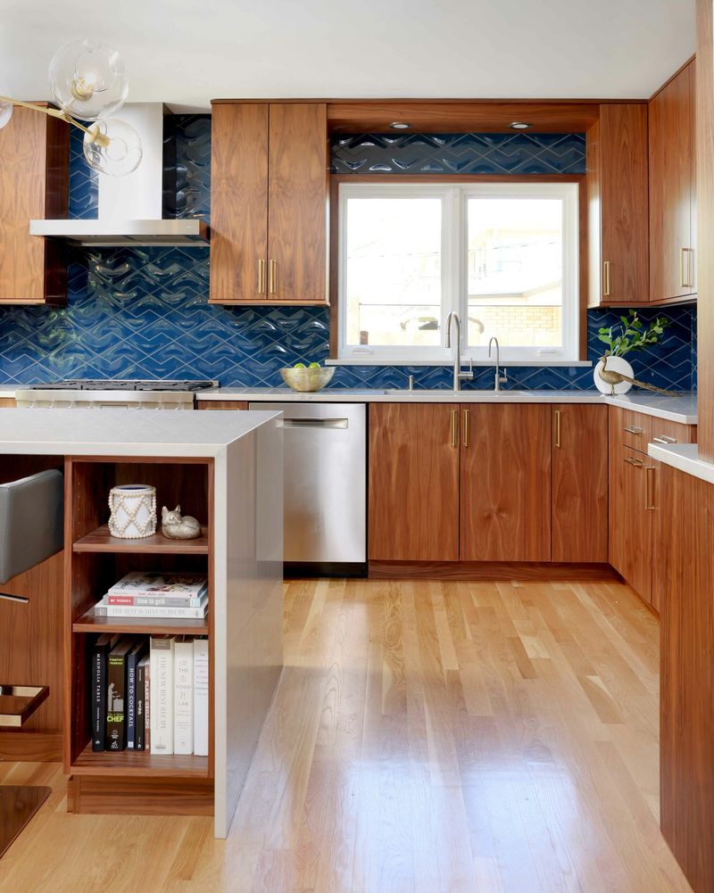 End-Of-Cabinet Islands