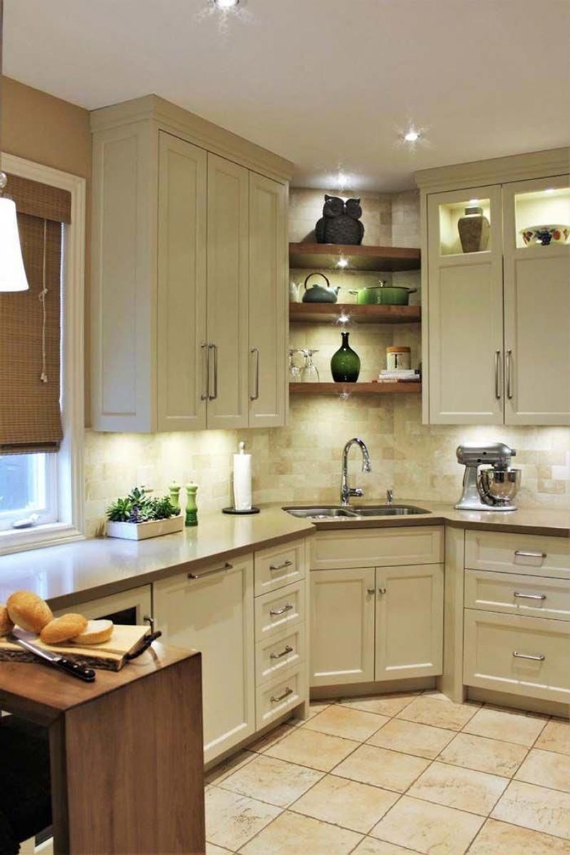 D-Shaped Sinks