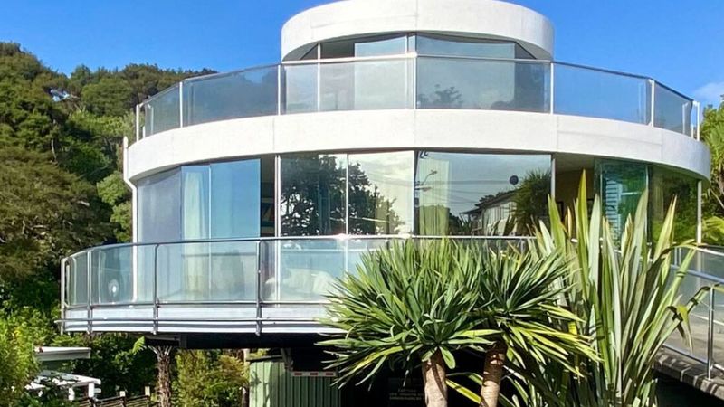 Rotating Solar Sunflower Home
