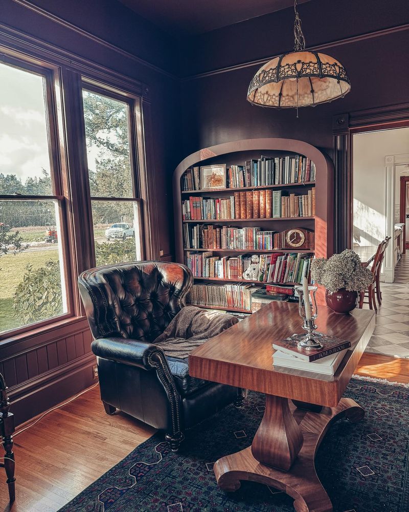 Bookworm's Hideaway: Library Living