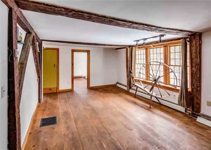 Wide Plank Floors That Tell It Straight