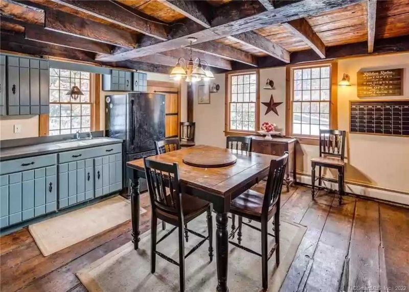 Dining Room Built for Candlelight and Debate