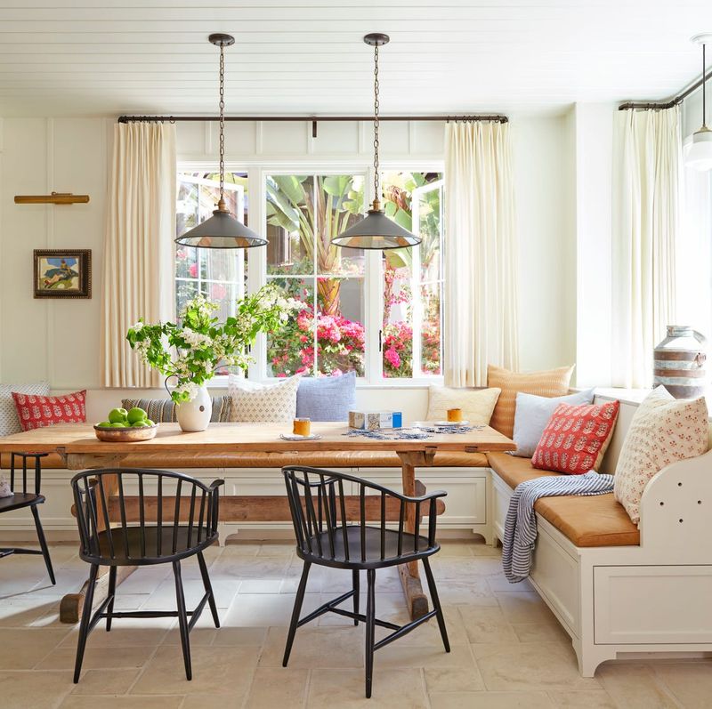 Sunny Breakfast Rooms