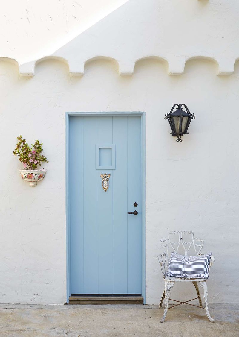 Powder Blue: Vintage Charm