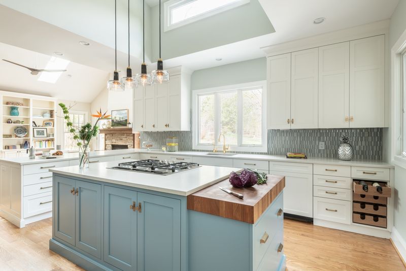 Lighting-Blocked Cabinet Arrangements