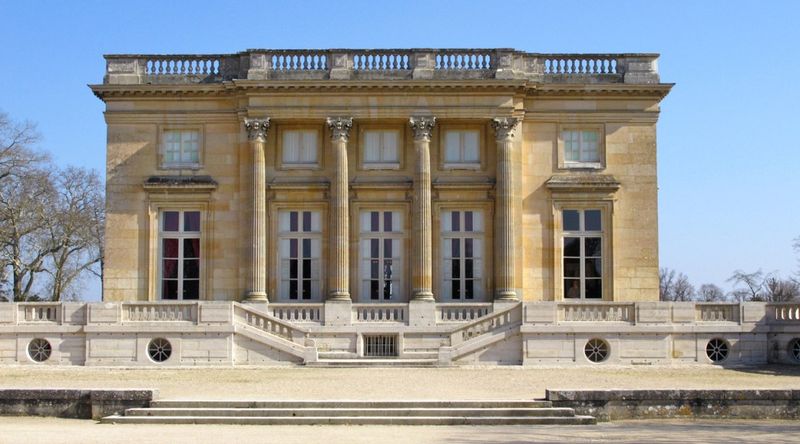 Petit Trianon: Marie Antoinette's Escape