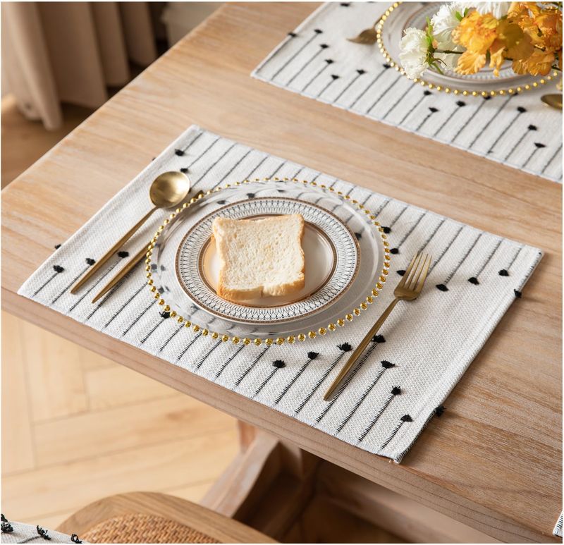 Placemats and Table Linens
