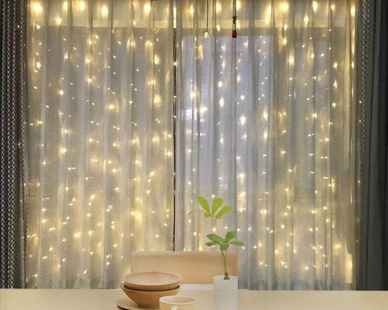 Curtain Light Cascades