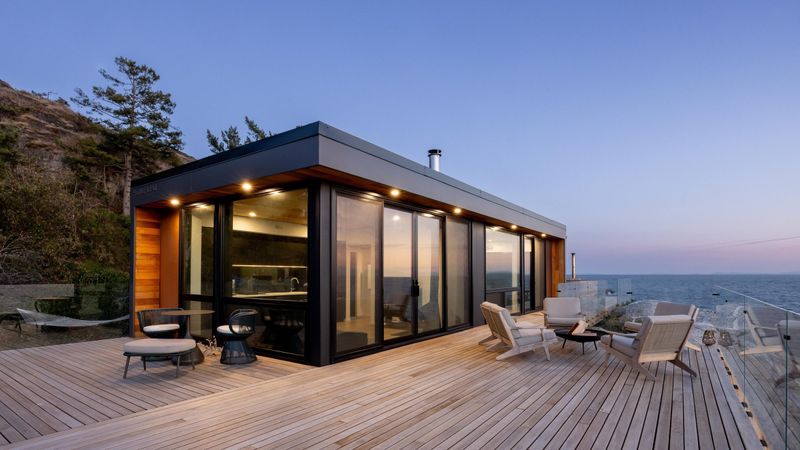 Honomobo's HO4+ Container Home