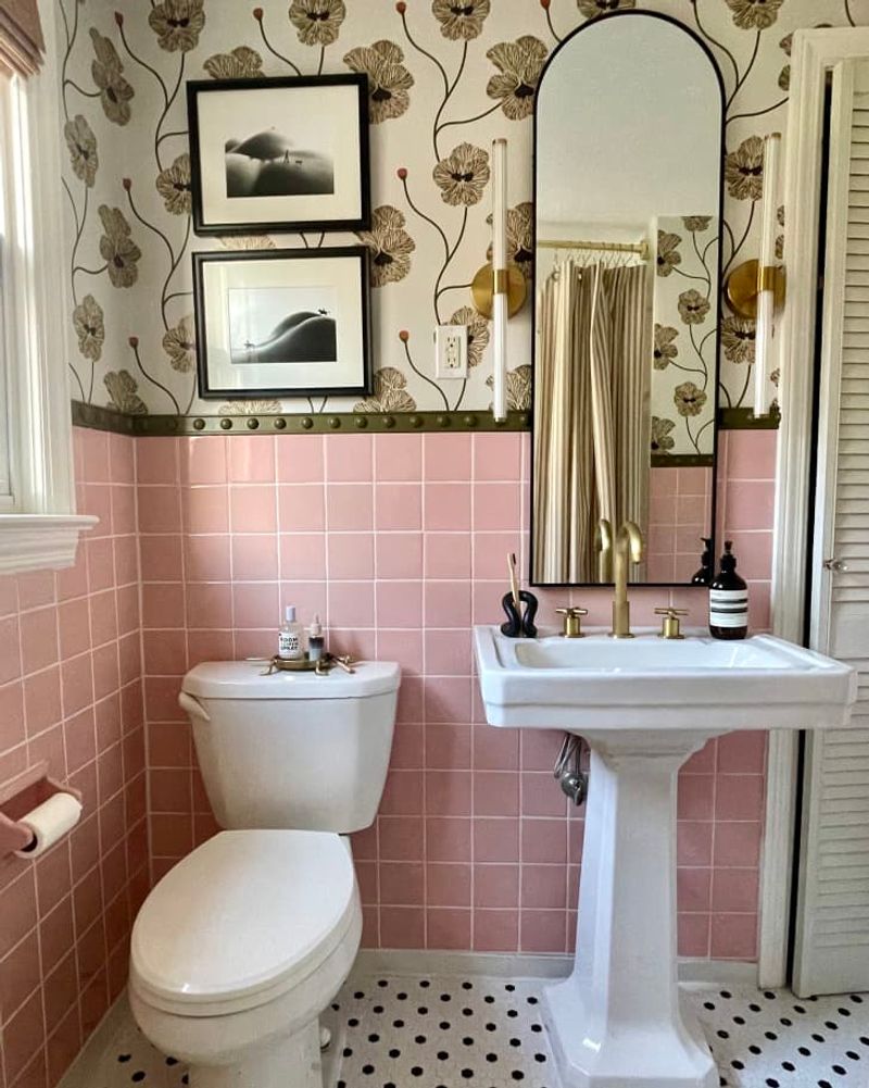 Outdated Bathroom Fixtures: Vintage Bathroom Revival