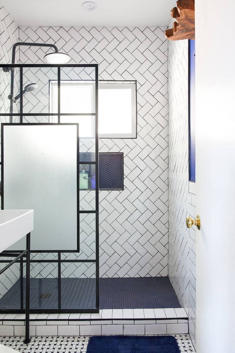 Black Frame Industrial Chic