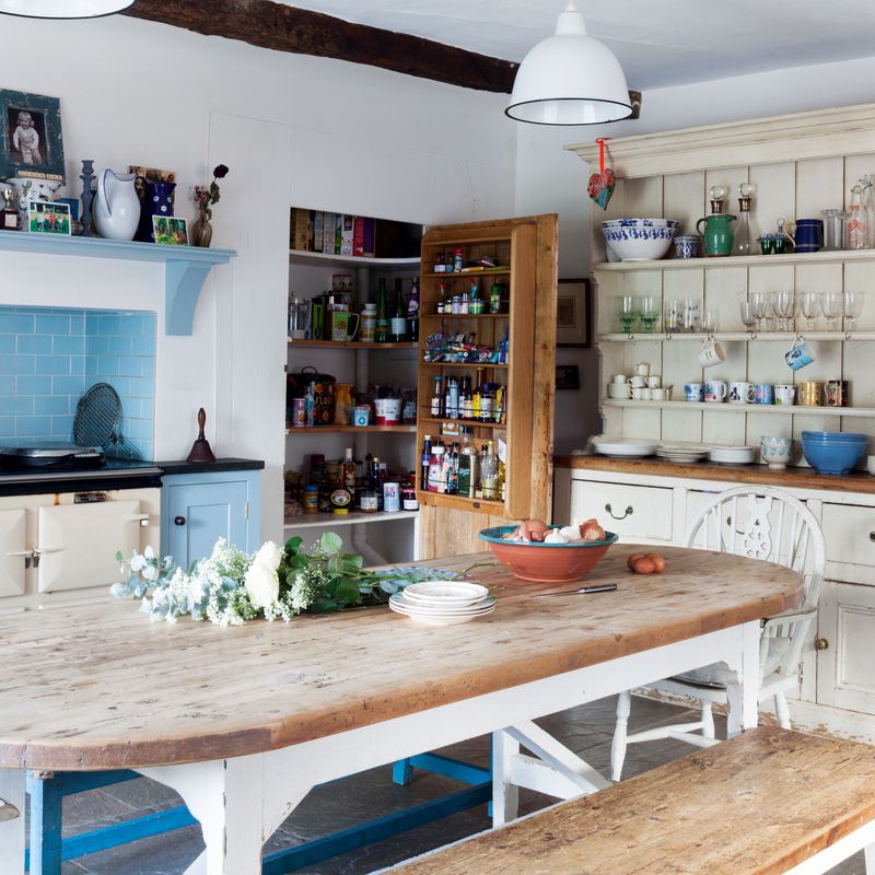 Antique-Style Kitchen Design