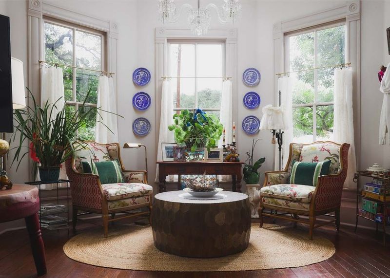 A Sunlit Nook That Steals the Show