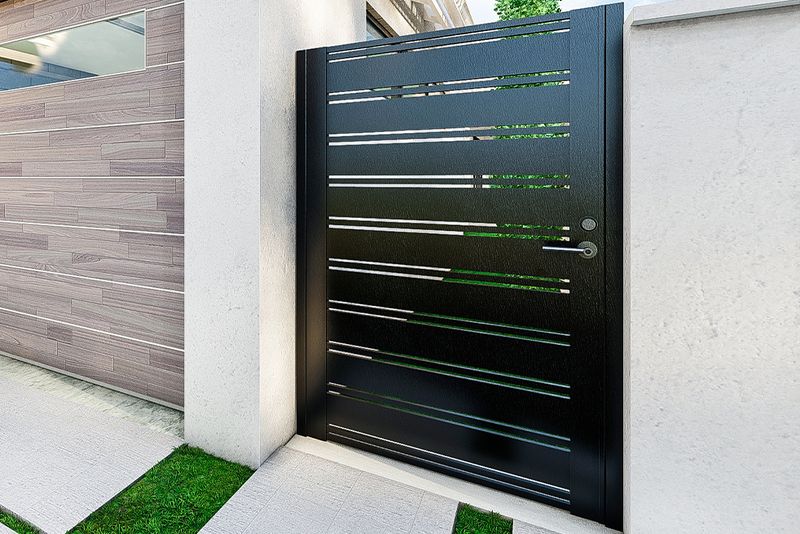 Contemporary Horizontal Bar Fencing