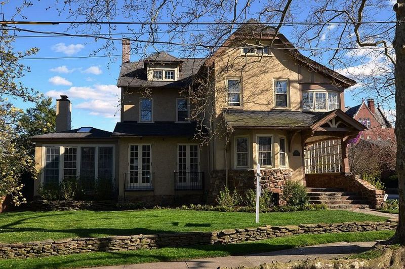 1920 Colonial Revival House in Wilmington